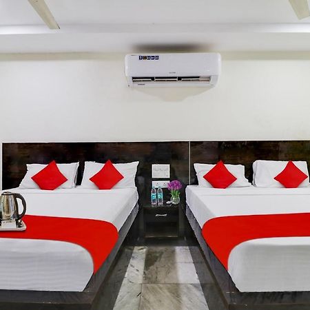 Oyo Dharani Grand Hotell Khammam Exteriör bild