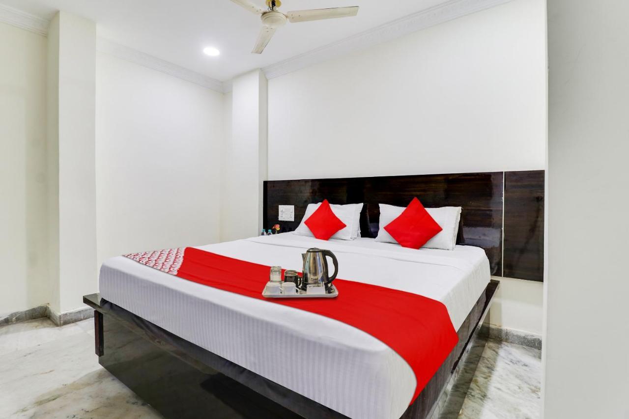 Oyo Dharani Grand Hotell Khammam Exteriör bild
