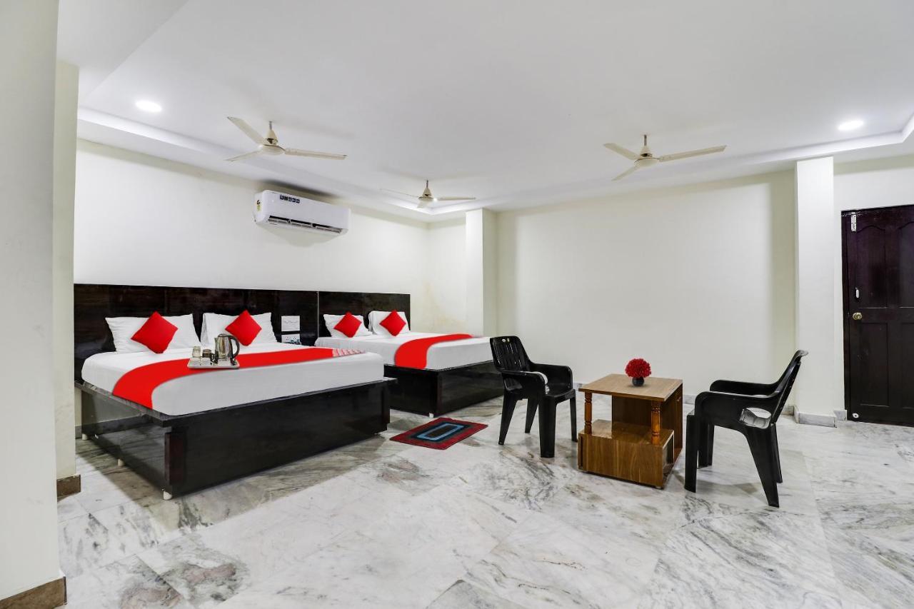 Oyo Dharani Grand Hotell Khammam Exteriör bild