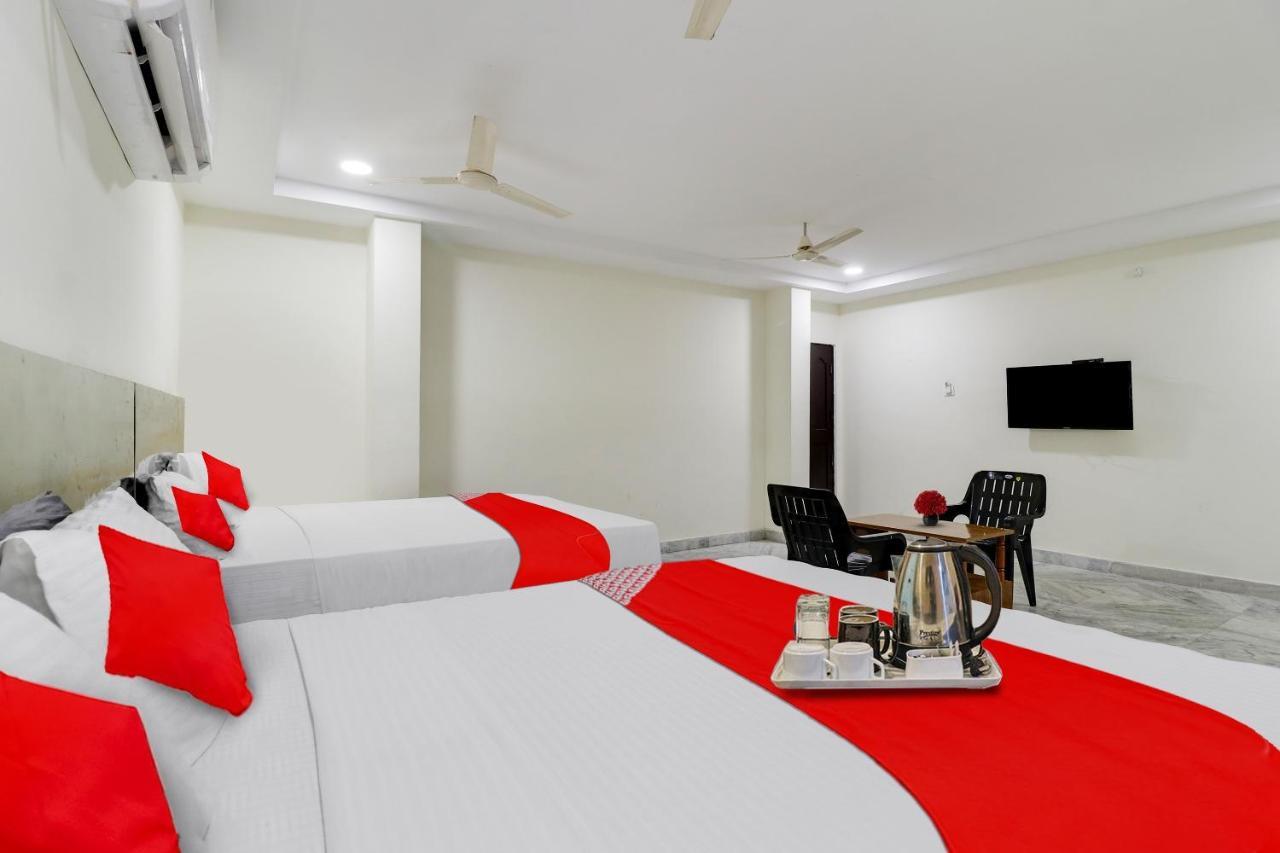 Oyo Dharani Grand Hotell Khammam Exteriör bild