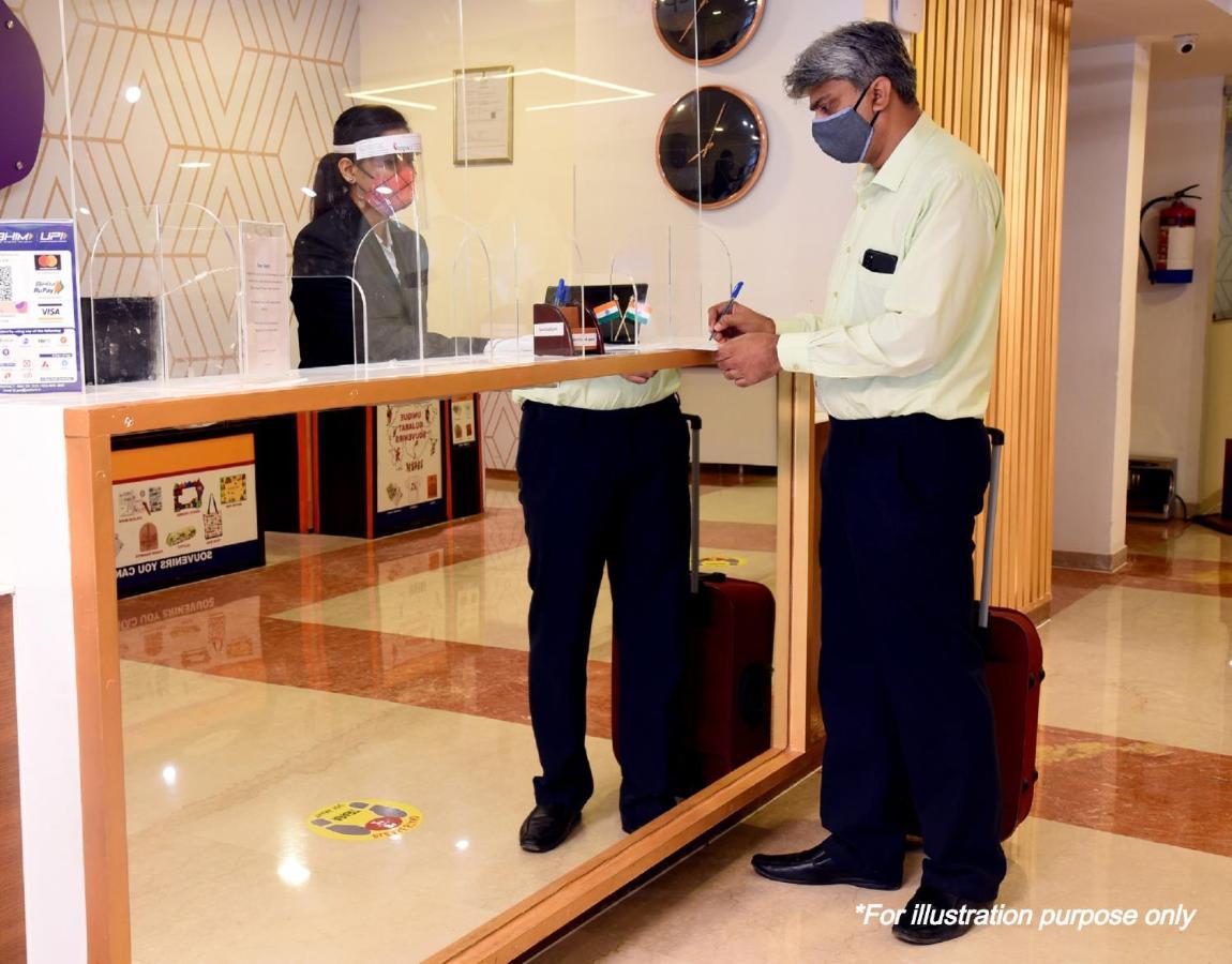 Oyo Dharani Grand Hotell Khammam Exteriör bild