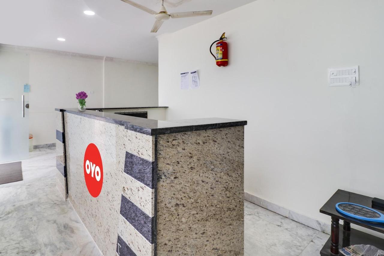 Oyo Dharani Grand Hotell Khammam Exteriör bild
